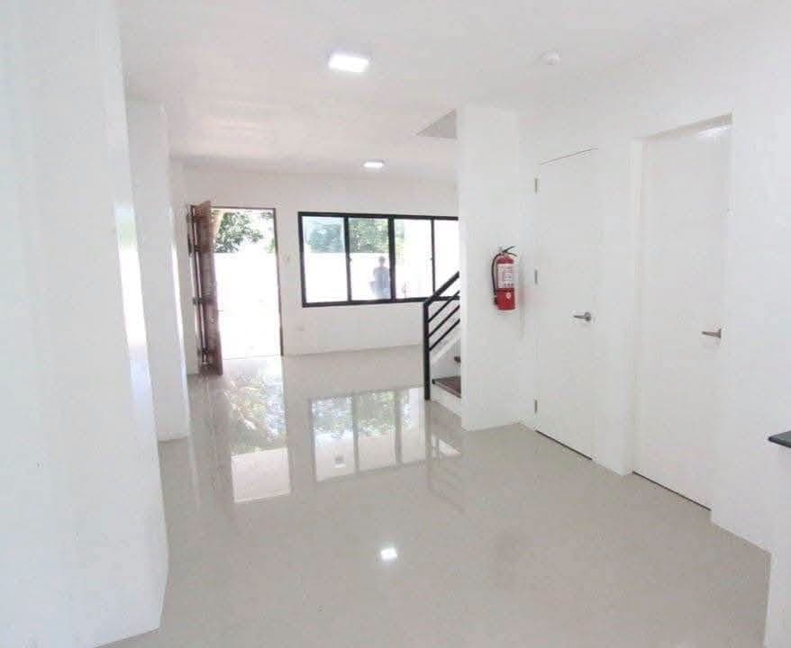 FOR RENT: 3BR APARTMENT - photo 2