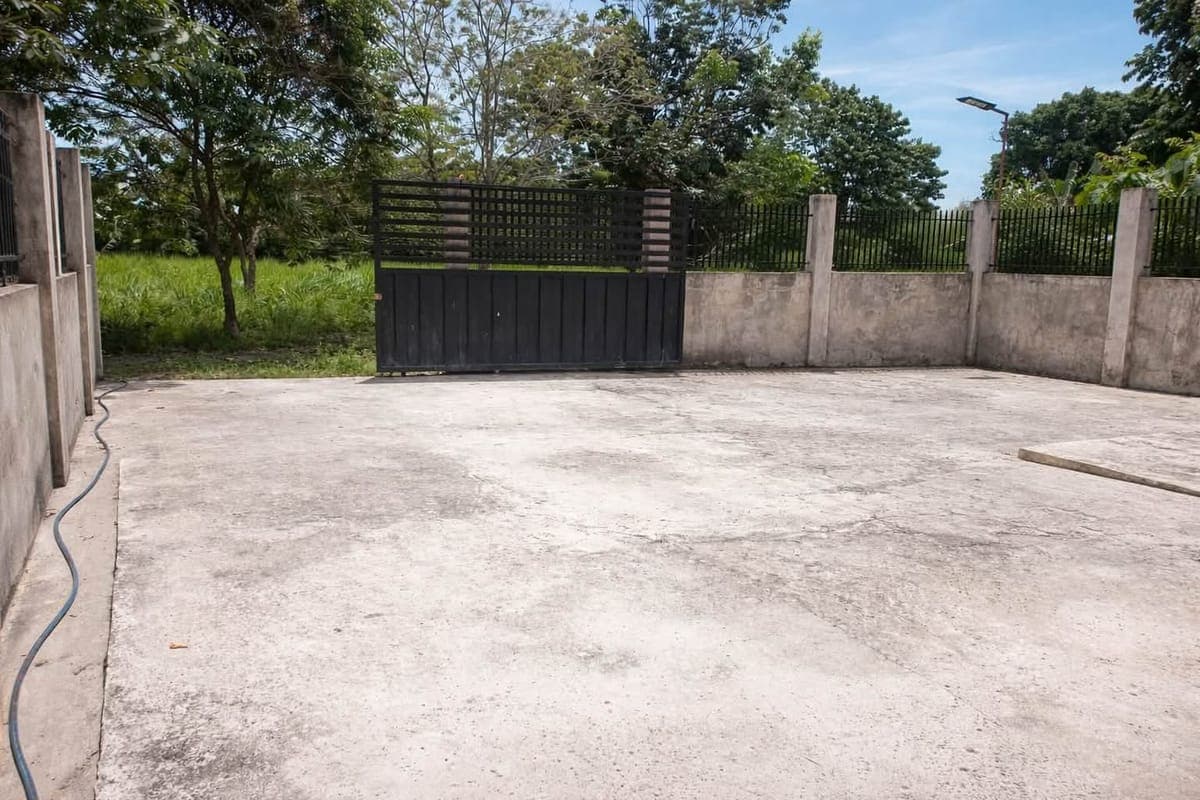 New apartment in Metro Dumaguete Diversion Road, Bacong available next week. - photo 4