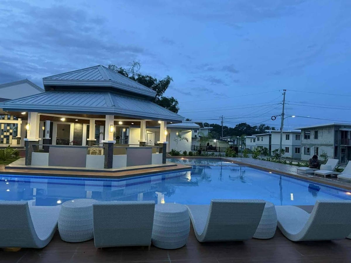 Townhouse for Rent - photo 2