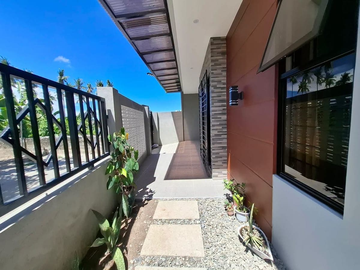 # **🏠FOR RENT - Junob, Dumaguete City, Negros Oriental** - photo 2
