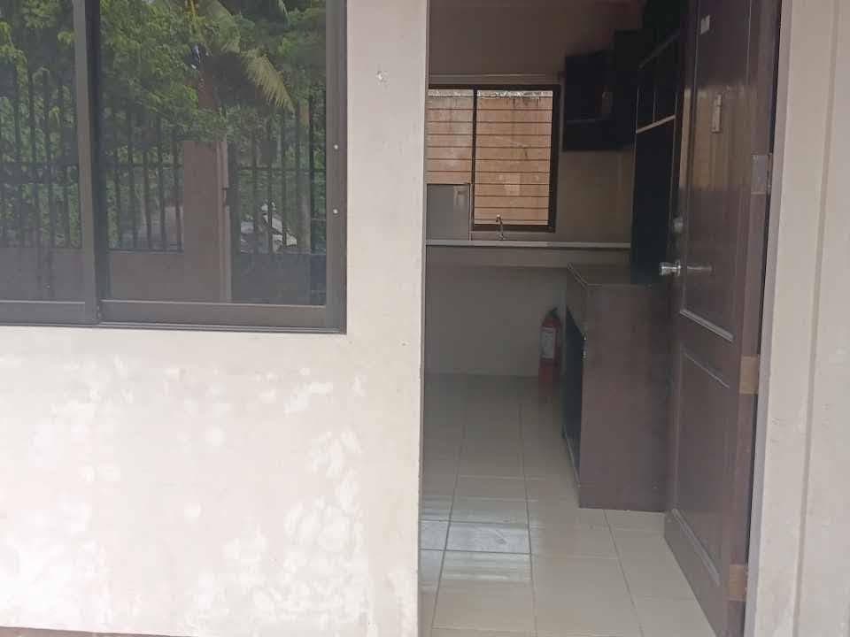 🏠 BACHELOR'S PAD FOR RENT - photo 2