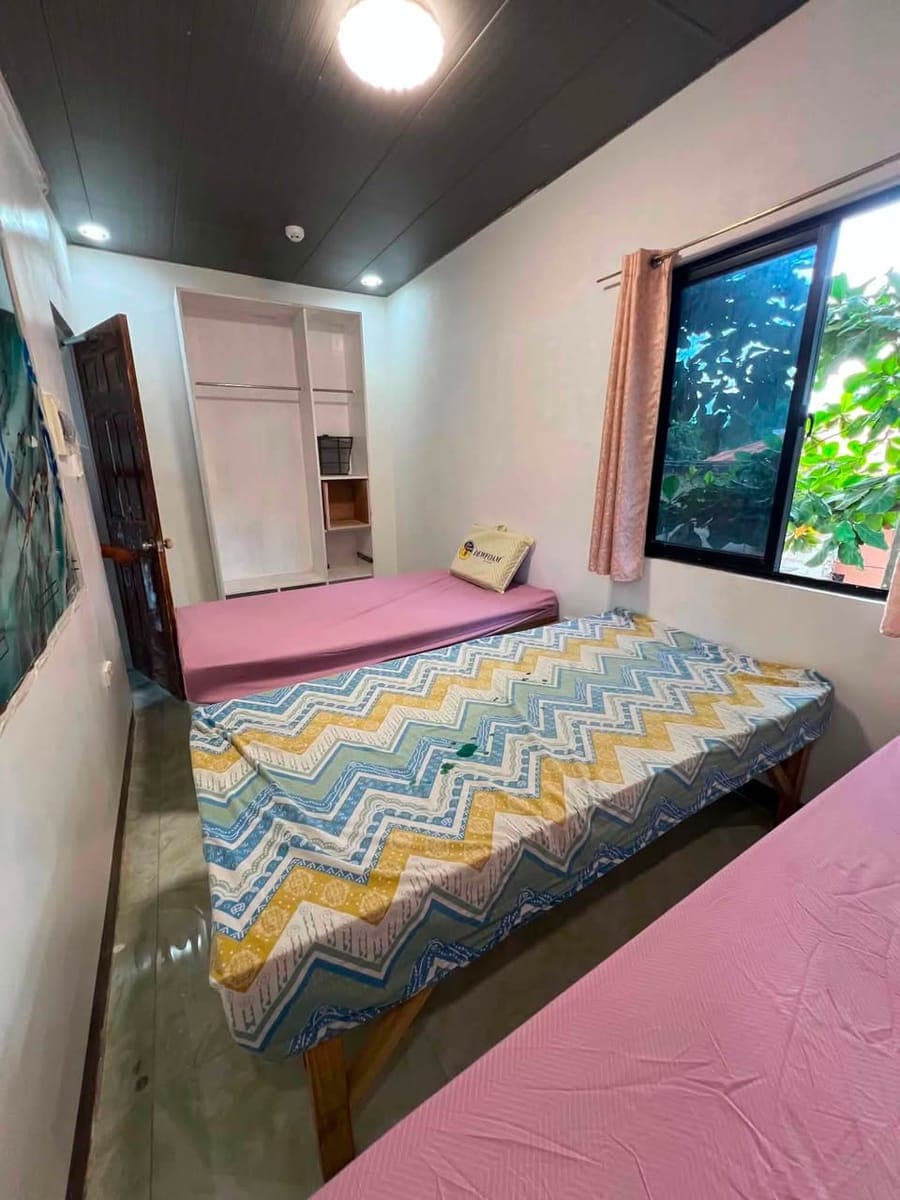 BEDSPACER AVAILABLE - photo 1
