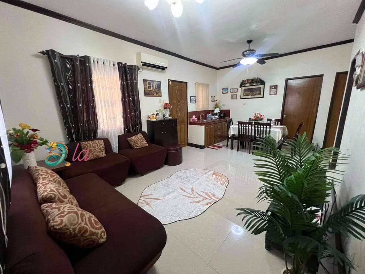 🏡✨ FOR RENT/SALE — FULLY FURNISHED 3-BEDROOM HOUSE & LOT - photo 2