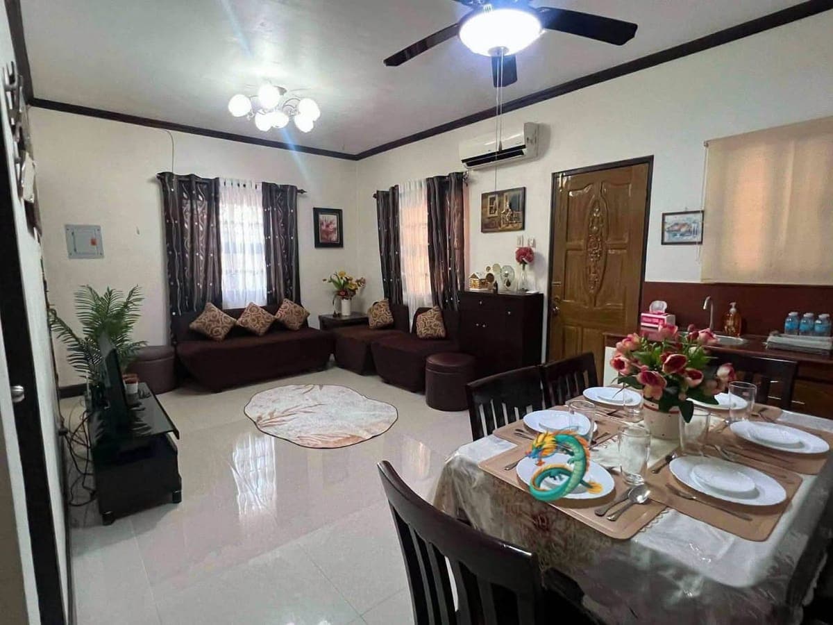 🏡✨ FOR RENT/SALE — FULLY FURNISHED 3-BEDROOM HOUSE & LOT - photo 4