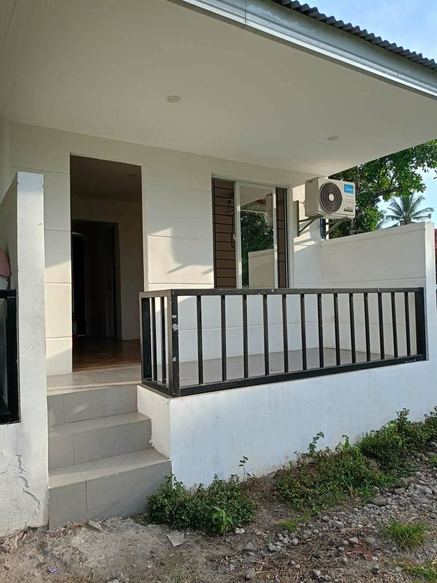 For Rent. 1 Unit - photo 1