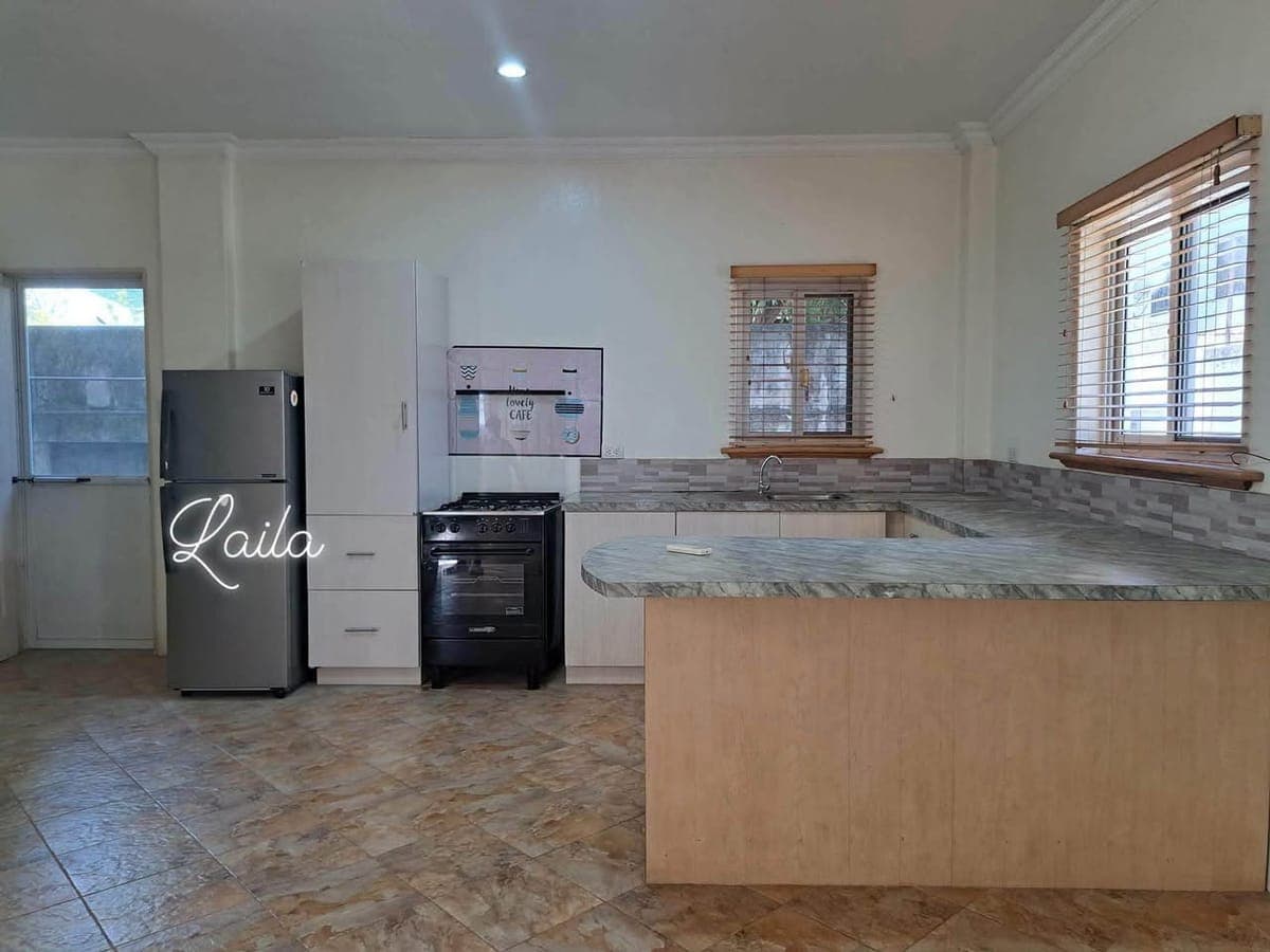 🏡 FOR RENT | SPACIOUS 3-BEDROOM APARTMENT - photo 2
