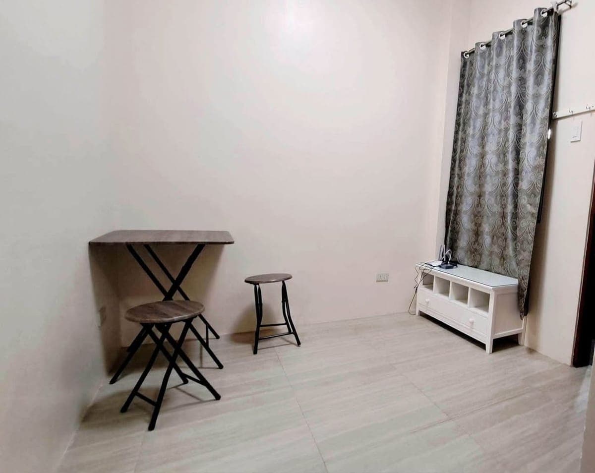 FOR RENT: 2BR Apartment w/ free wifi - photo 1