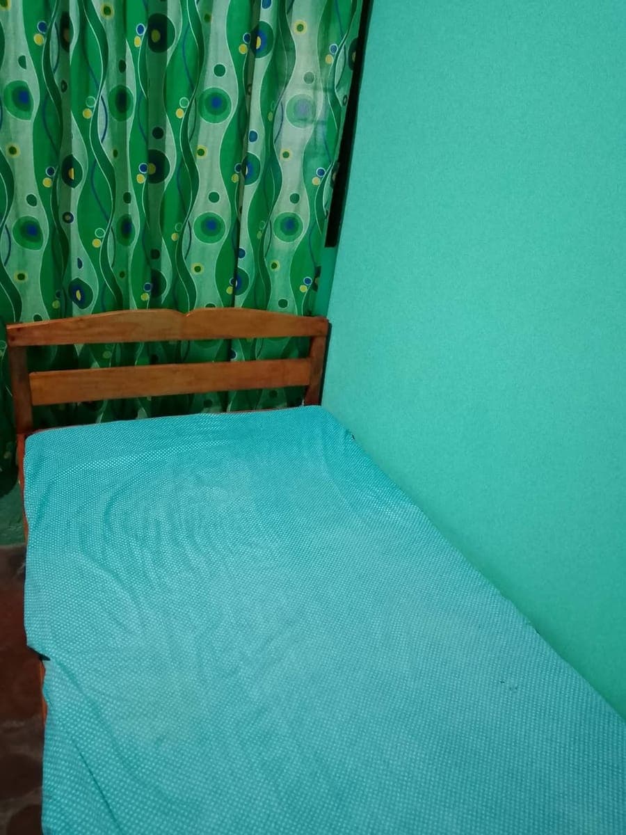 Single room for rent for ladies only...wid  ceiling fan, table and 1 chair, single bed wid foam and... - photo 1