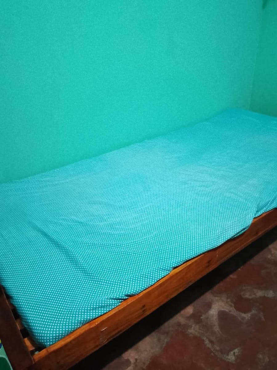 Single room for rent for ladies only...wid  ceiling fan, table and 1 chair, single bed wid foam and... - photo 2