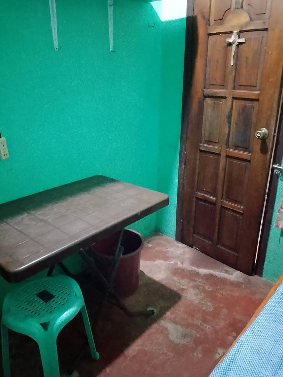 For Ladies only... Single room for rent, free water & lights, with bed foam and hangers...pls messag... - photo 2
