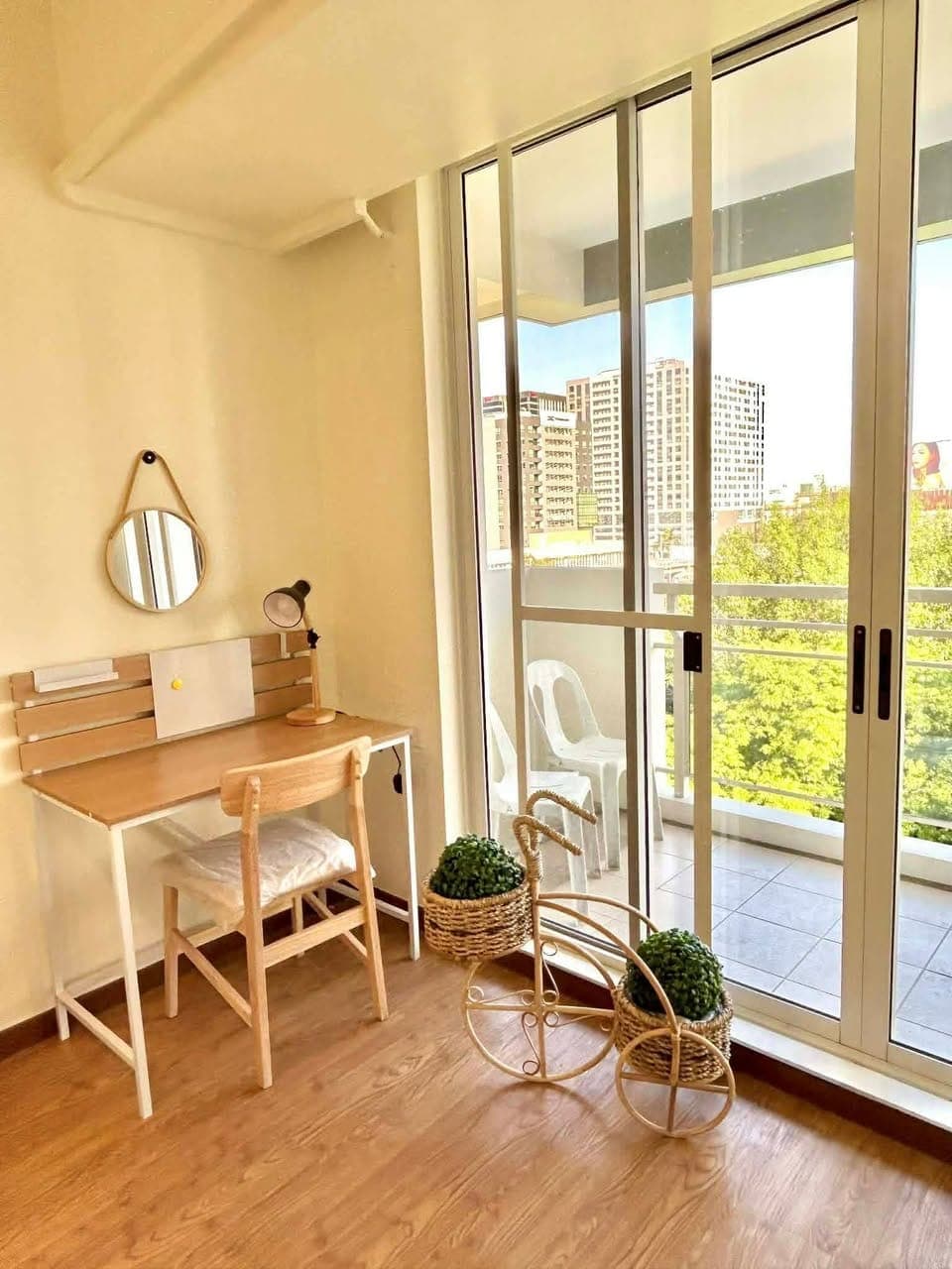 SPACIOUS UNIT AND PARKING FOR LEASE‼️ - photo 2