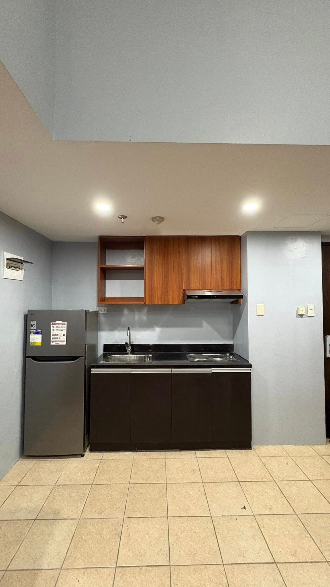 ✨ 1-BEDROOM CONDO FOR RENT | SHAW BLVD ✨ - photo 2