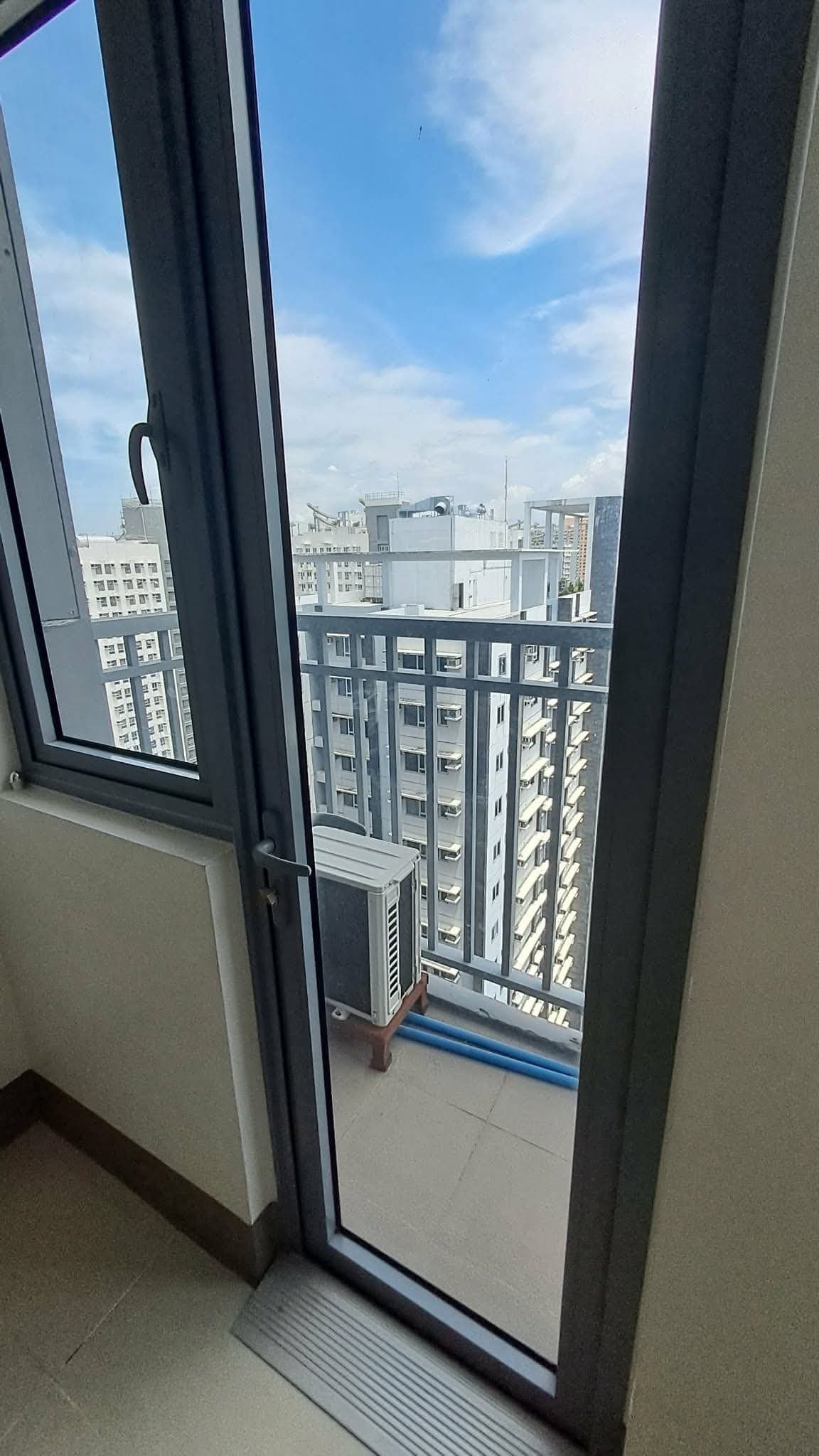 1 bedroom with balcony family suite 18k only - photo 2