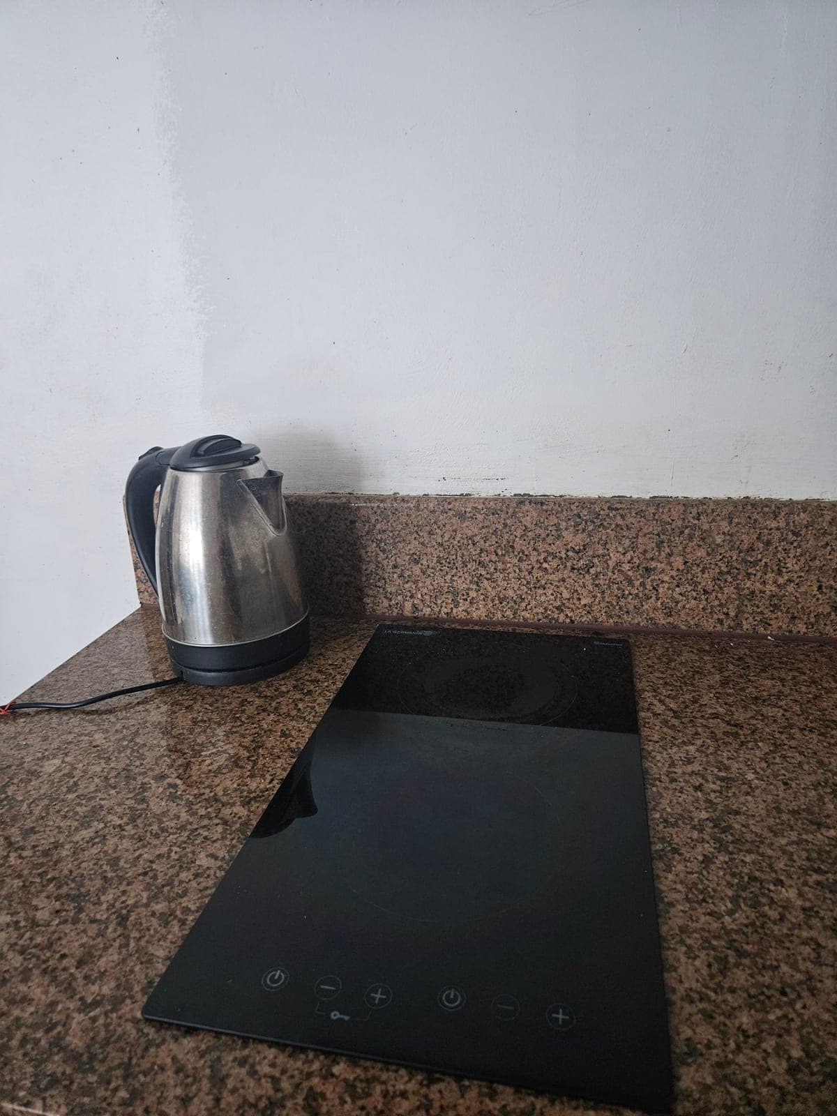 Looking for 1 Female tenant - photo 2