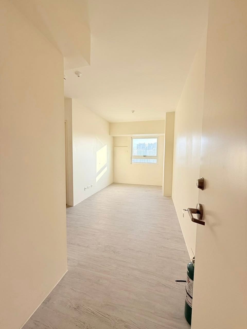 BRAND NEW 1 bedroom for rent 17k only bare - photo 5