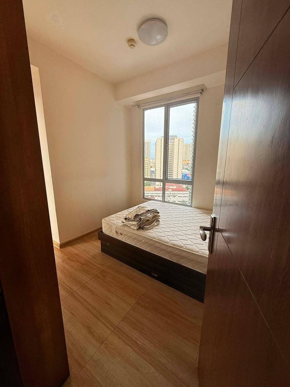 1br Sunshine 100 for rent - photo 1