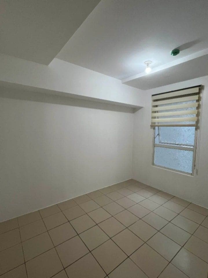 Condo for rent (2BR) Bare Unit - photo 3