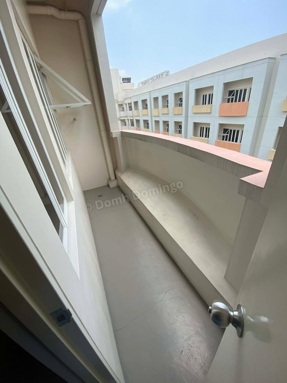 # **Studio Deluxe Unit available in Mandaluyong Near BGC and Cybergate** - photo 5