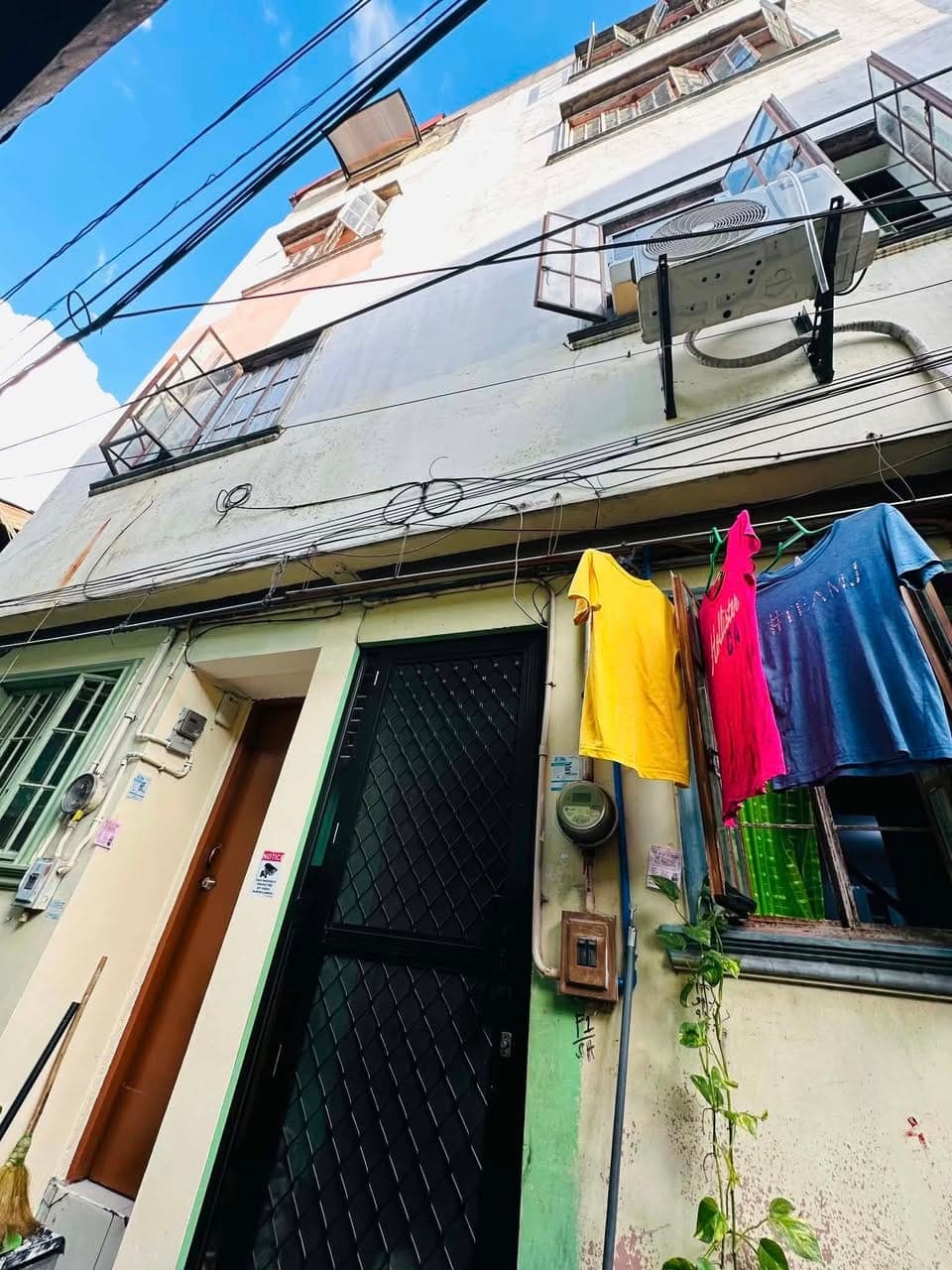 UP & Down APARTMENT FOR RENT! NEWLY RENOVATED!!!! - photo 1