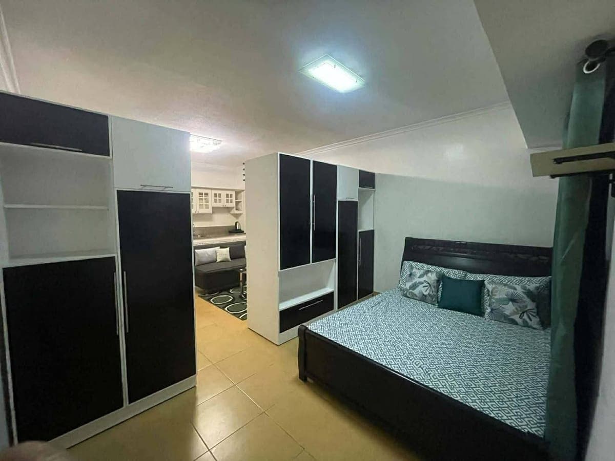 Tenants all eyes here available for lease - photo 3