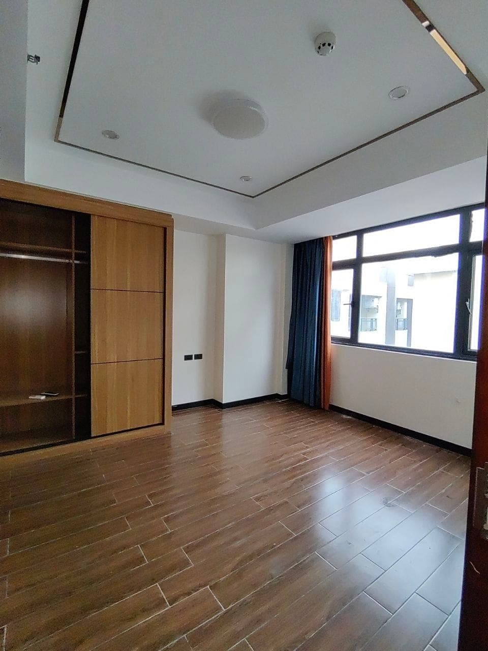 海景花园单间 30000/月 一年合同 - photo 1