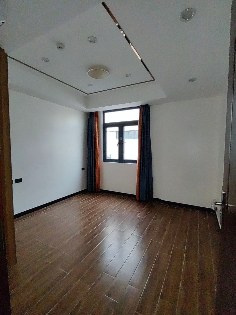 海景花园单间 30000/月 一年合同 - photo 3