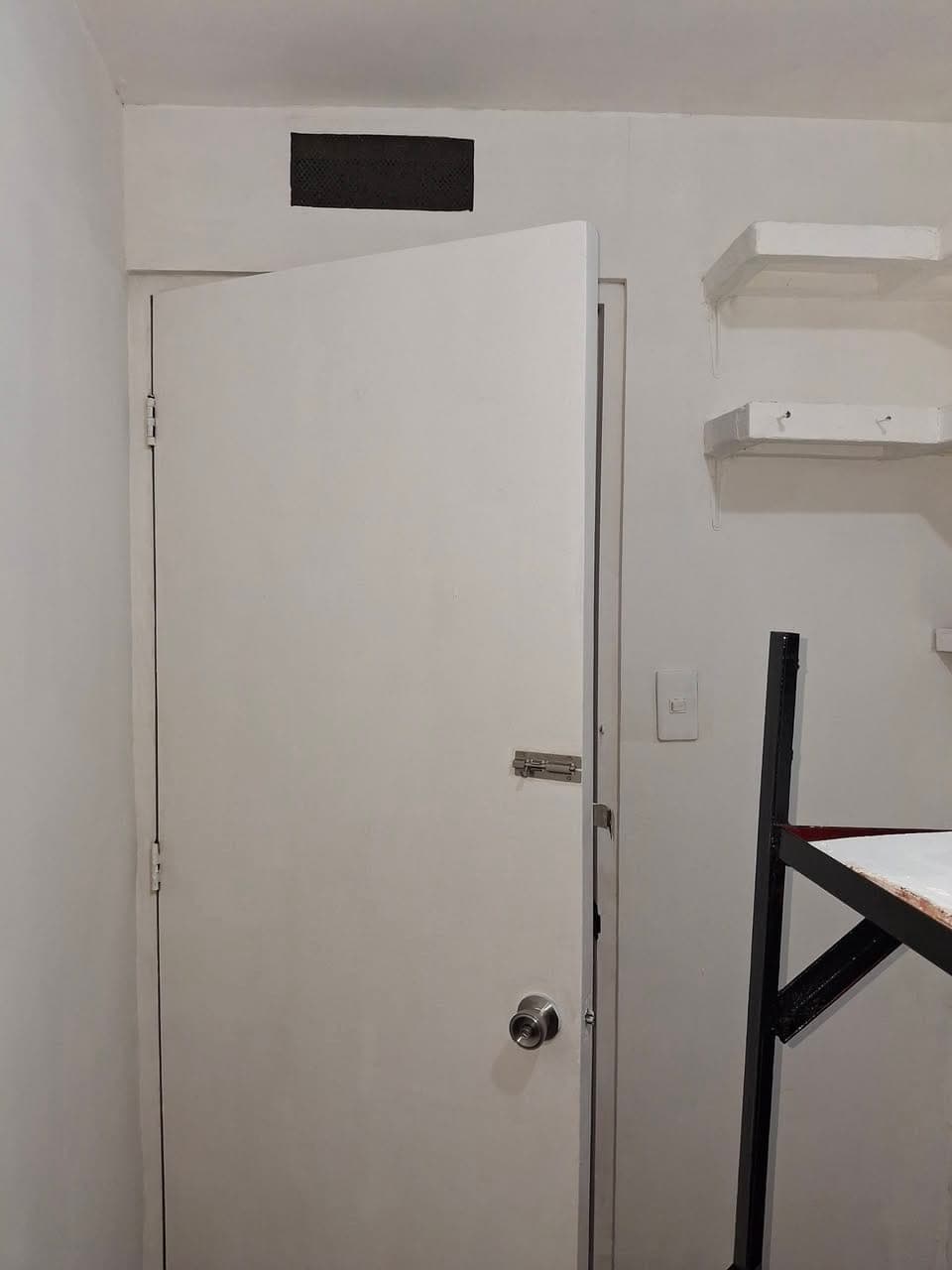 BEST FOR 2 PAX WORKING NEAR MAKATI AVE/ROCKWELL OR BUENDIA OR CKT MAKATI OR STUDYING AT RTU - photo 2