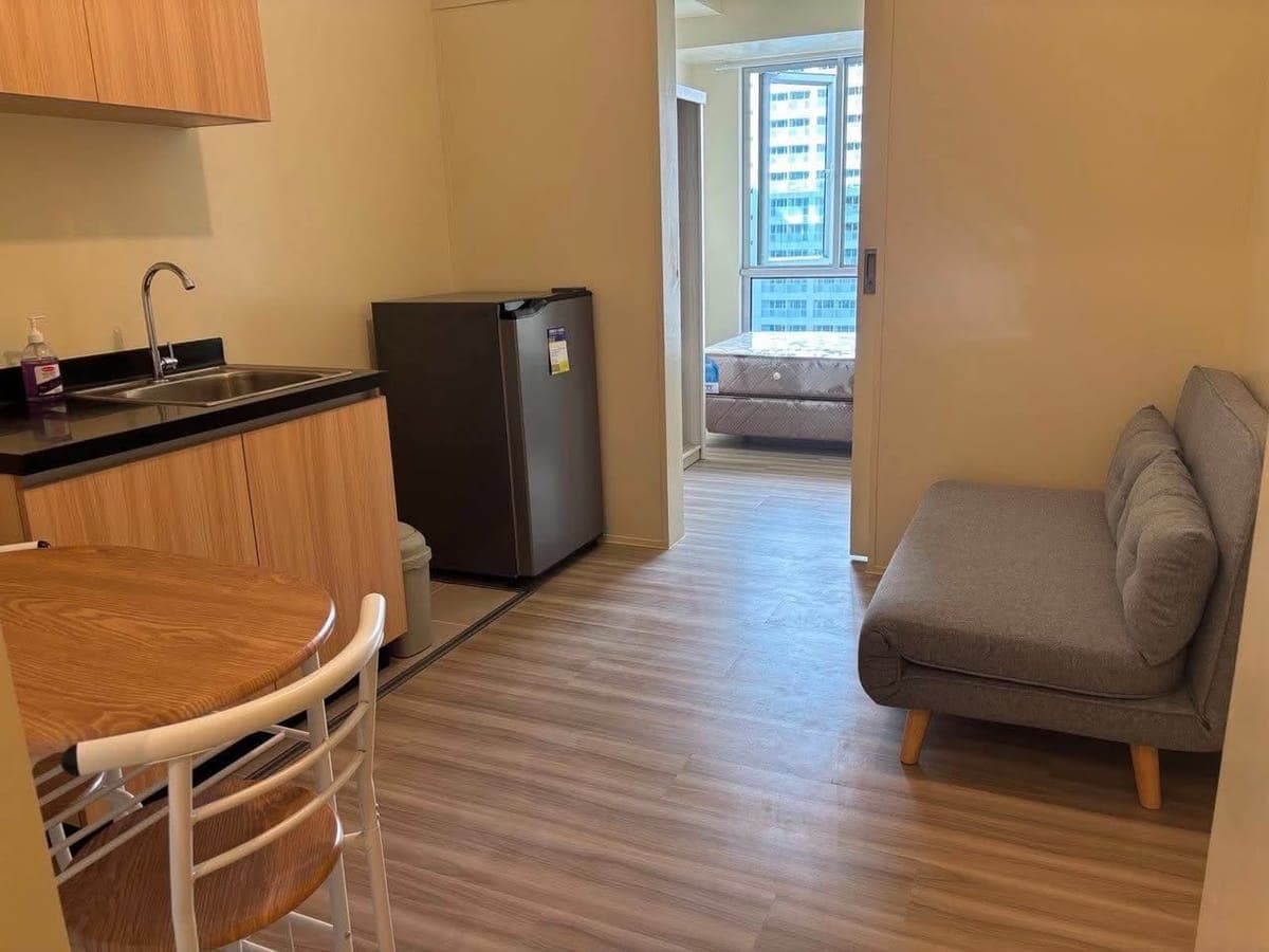 FOR RENT – Brand New Semi-Furnished - photo 2