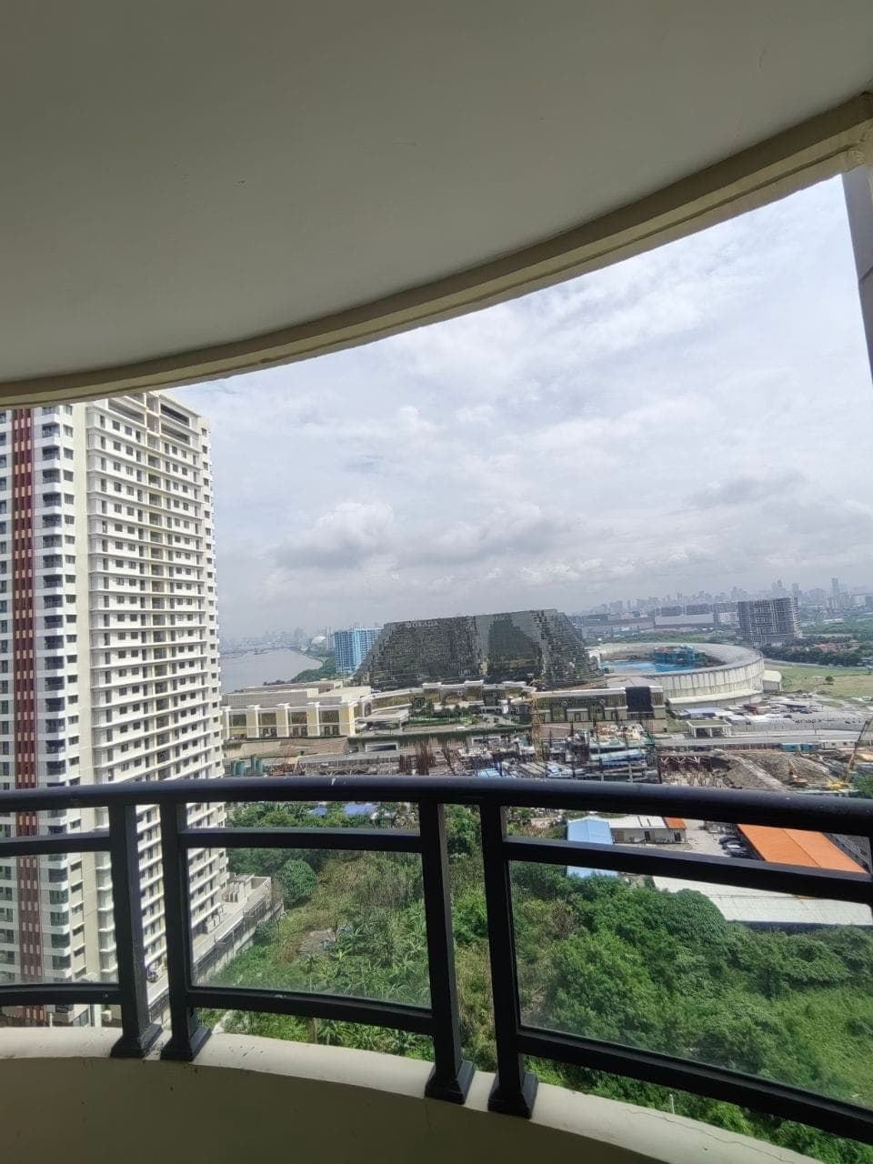 海景花园单间 18000/月 一年合同 - photo 4