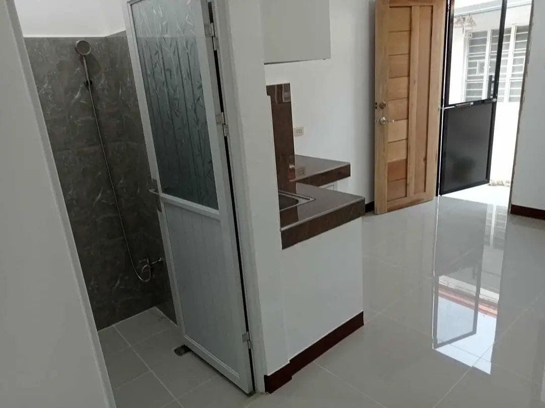 Available Studio Unit for rent - photo 4