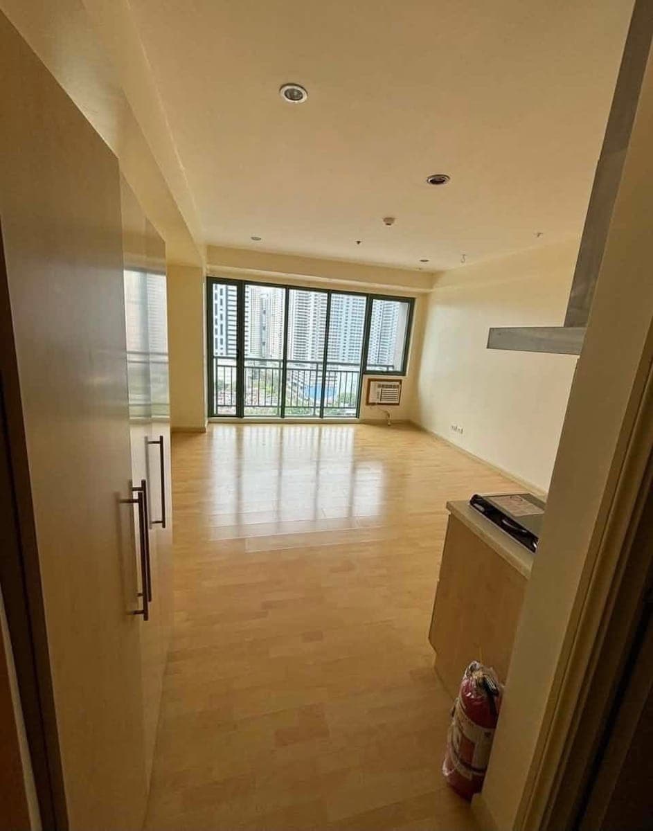 𝗙𝗢𝗥 𝗥𝗘𝗡𝗧: Soho Central Greenfield District Mandaluyong - photo 2