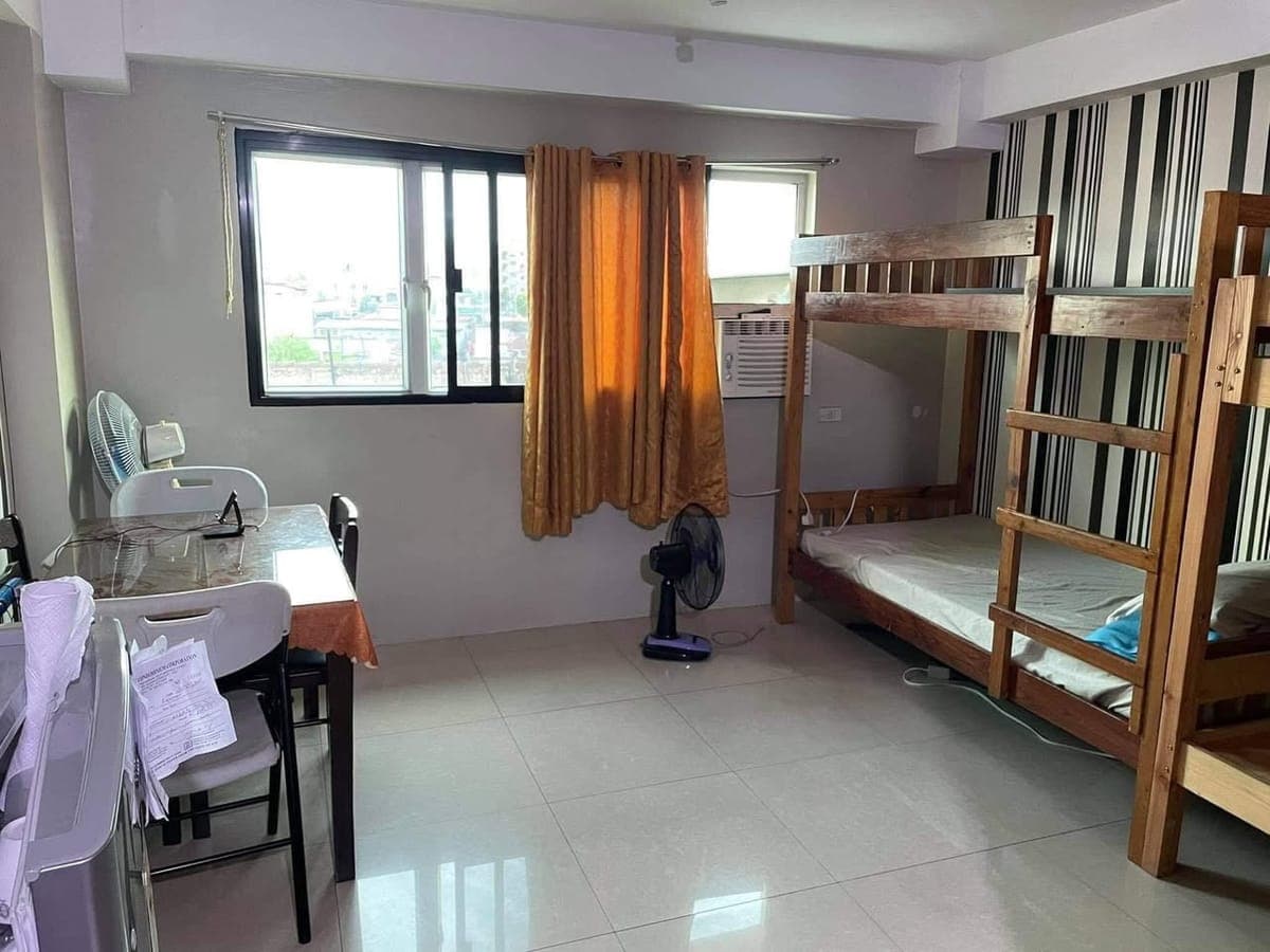CONDO SHARING / BEDSPACER - photo 1