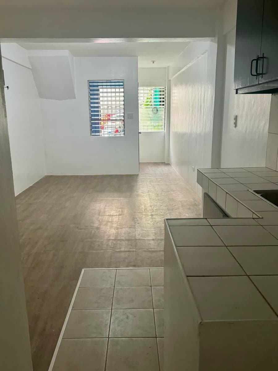 Huge Studio for Rent along Nueve De Febrero - photo 2