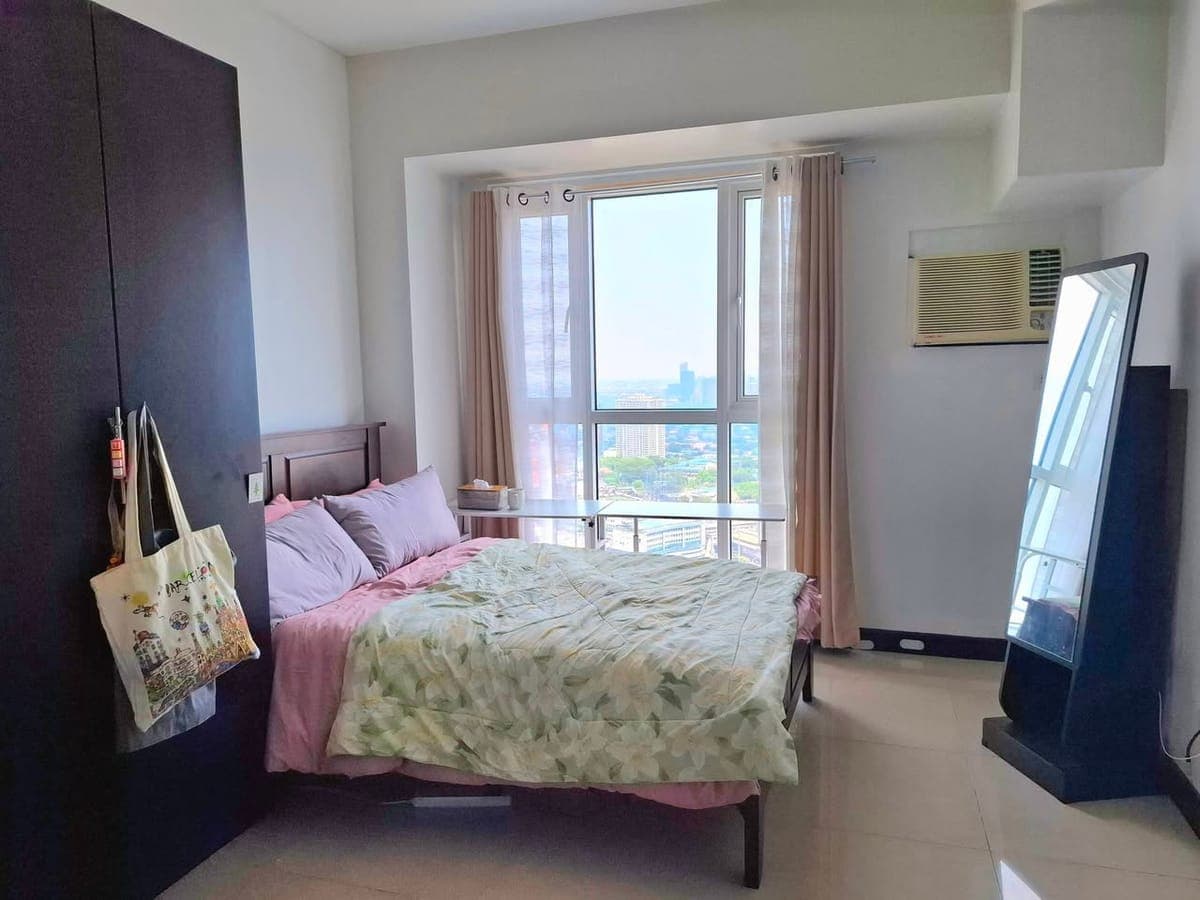 FOR RENT ASAP - Studio Room with amazing view, Semi Furnished. Available now. AXIS Residences. PM for viewing. 17k. - photo 1