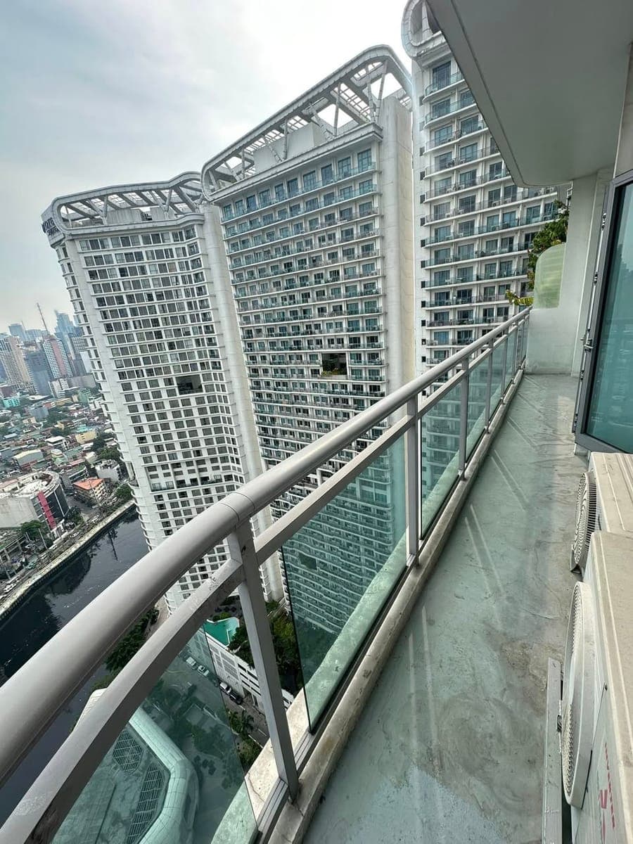 📍 CONDO UNIT FOR LEASE - photo 2