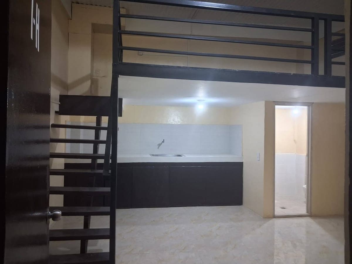 Available apt with mezzanine for rent own meralco rental 13k and 12k pwd mag business no pets allowe... - photo 1