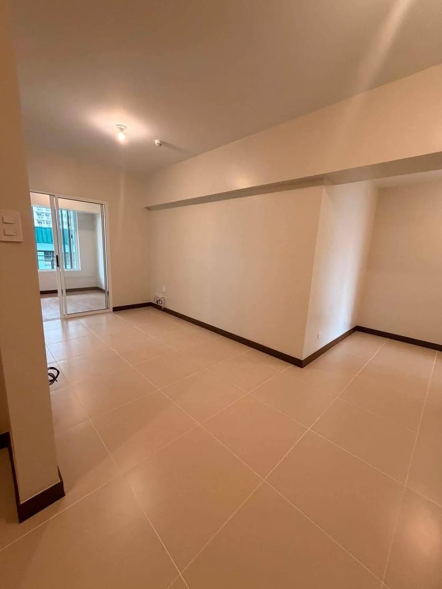 CONDO FOR RENT - photo 2