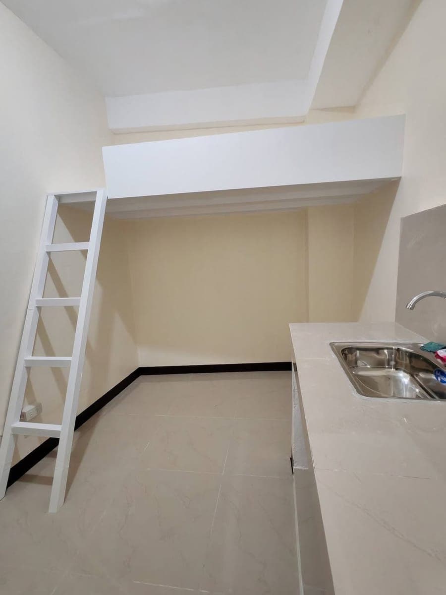 ROOM FOR RENT: BRGY. . POBLACION MANDALUYONG - photo 1