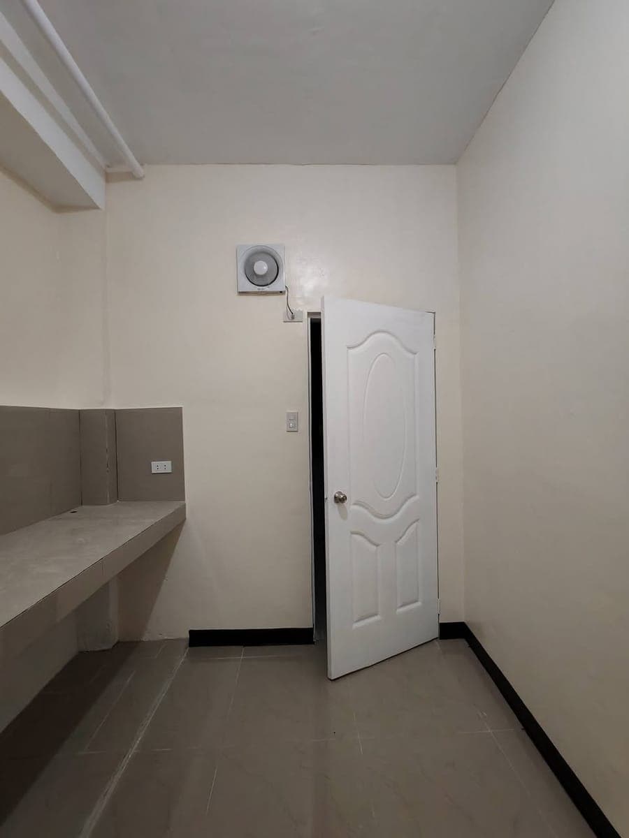 ROOM FOR RENT: BRGY. . POBLACION MANDALUYONG - photo 4