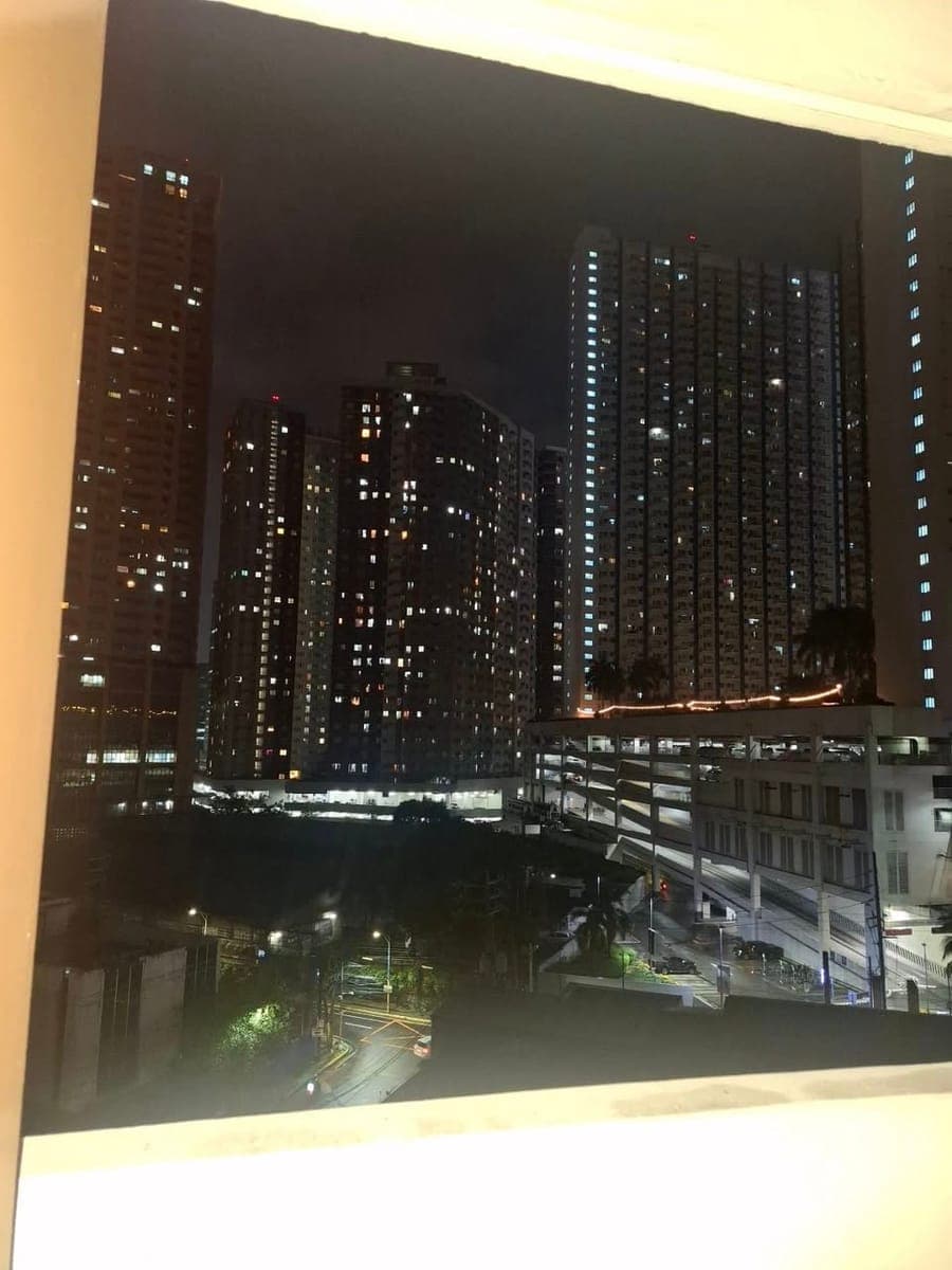 FOR LEASE PINES PEAK CITYLAND OUTER UNIT STUDIO 14K only with Aircon & bed - photo 3