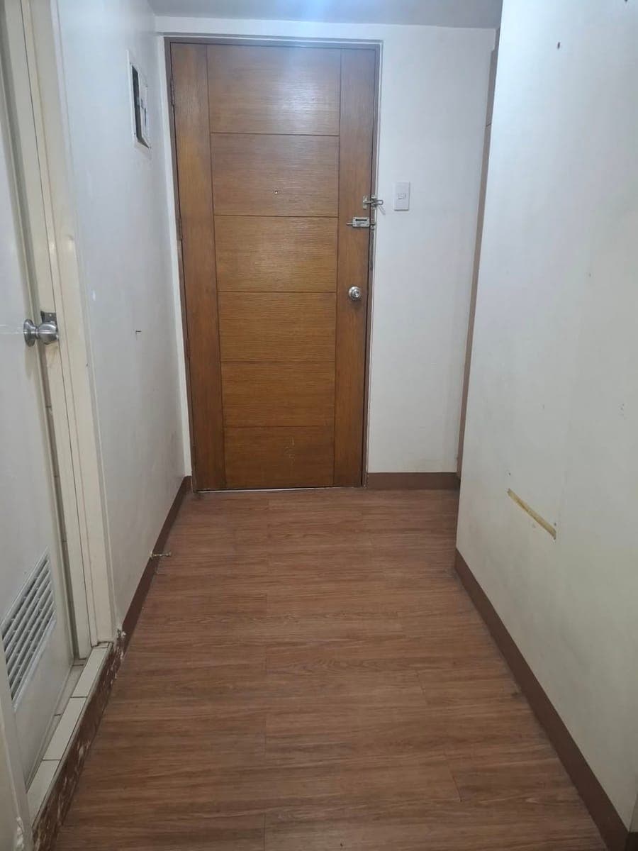 FOR LEASE PINES PEAK CITYLAND OUTER UNIT STUDIO 14K only with Aircon & bed - photo 4