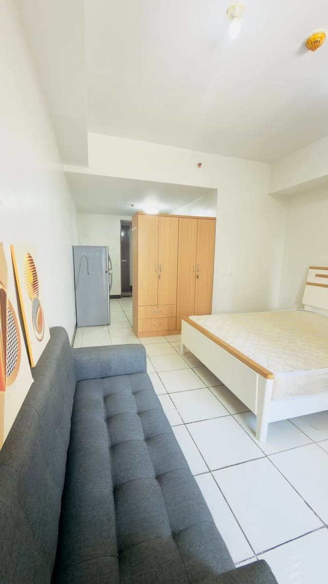 STUDIO WITH BALCONY FOR RENT! - photo 1
