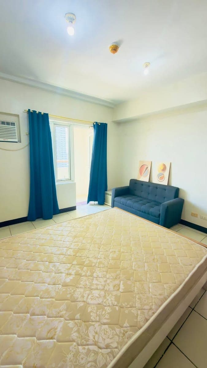 STUDIO WITH BALCONY FOR RENT! - photo 3