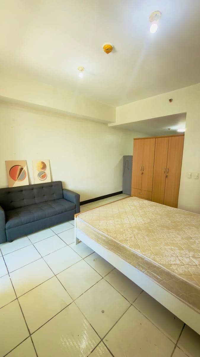STUDIO WITH BALCONY FOR RENT! - photo 4