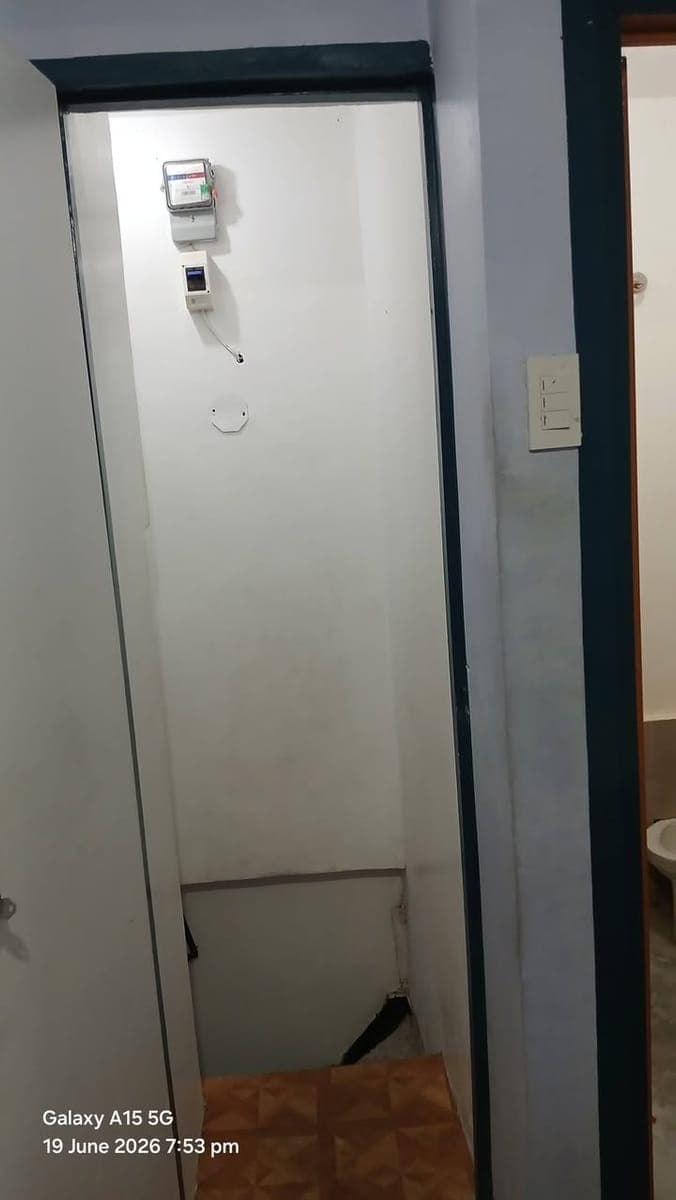 "Room for Rent" - photo 3