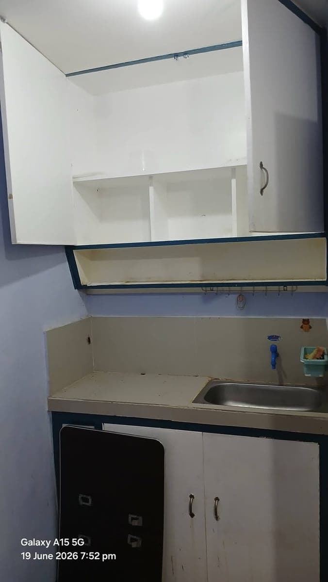 "Room for Rent" - photo 4