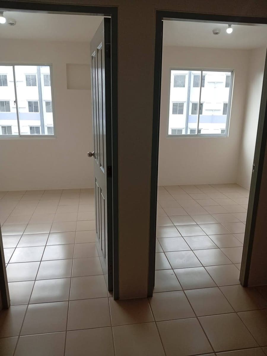 ,✅ Room for Rent   Good for 5 persons  ❤️ ( 2 ) bedroom, floor area is 33.28 Sqm. , noted bagong uni... - photo 2