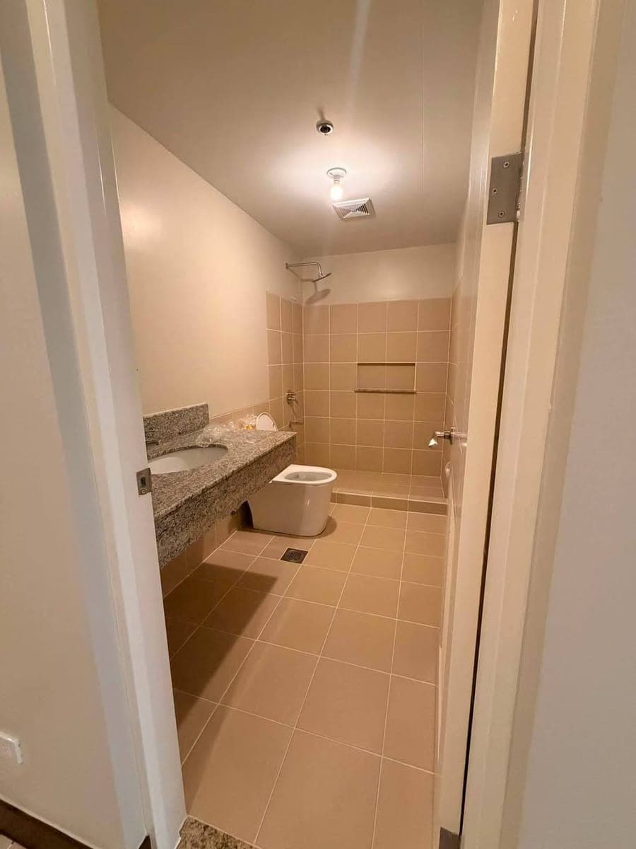 CONDO FOR RENT - photo 3