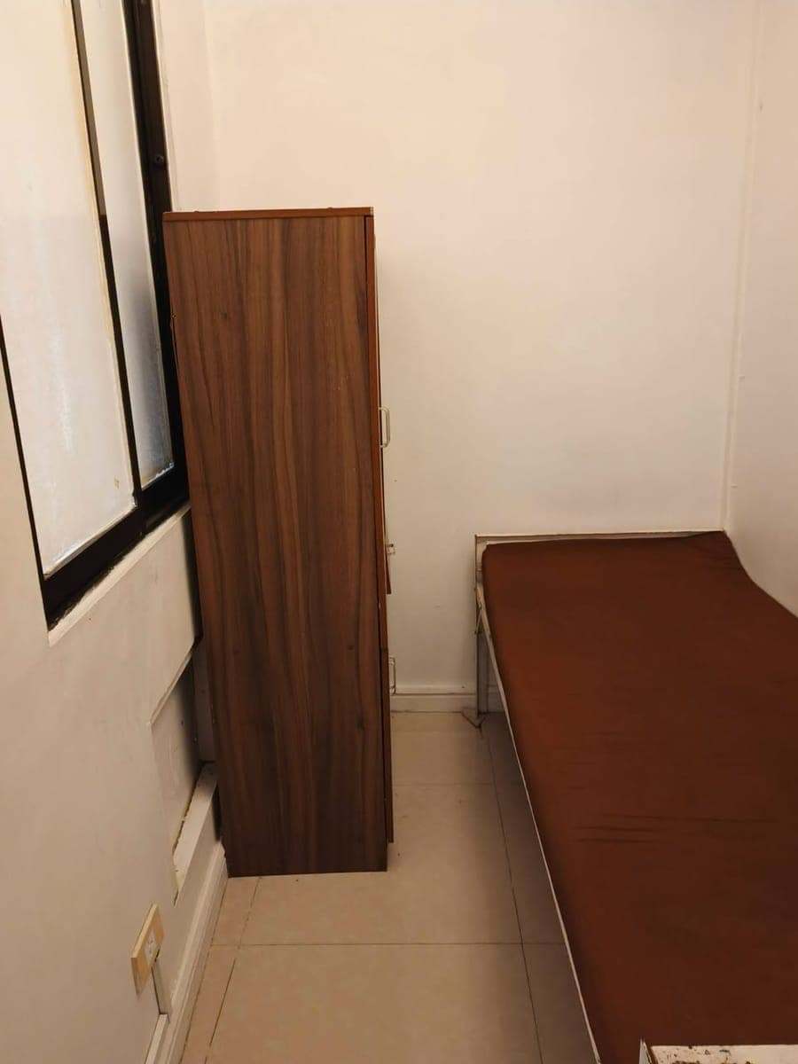 ROOM FOR RENT FOR 1 WORKING MALE ONLY COMMON CR AND SINK - photo 2
