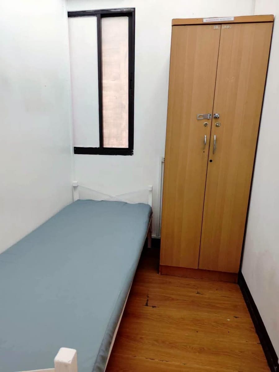 ROOM FOR RENT FOR 1 WORKING MALE ONLY COMMON CR AND SINK - photo 1